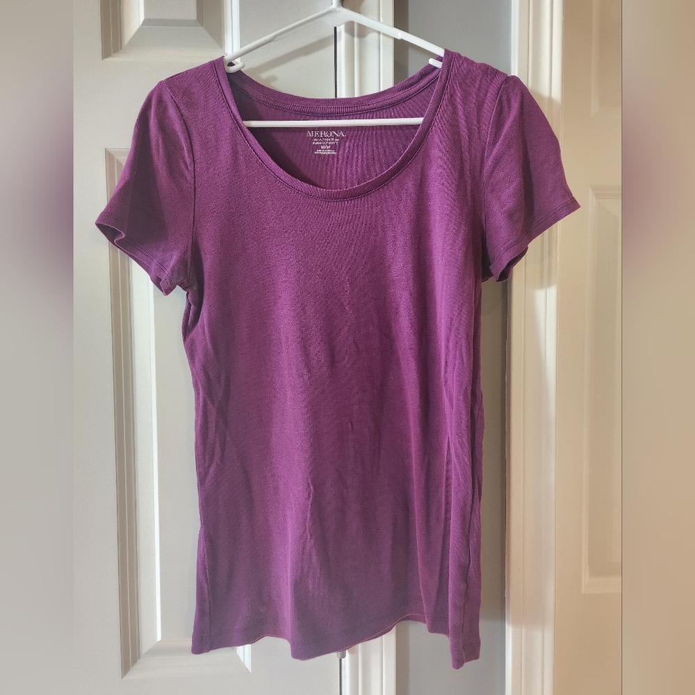 Merona Purple Short Sleeve Scoop Neck Tee - Size Medium